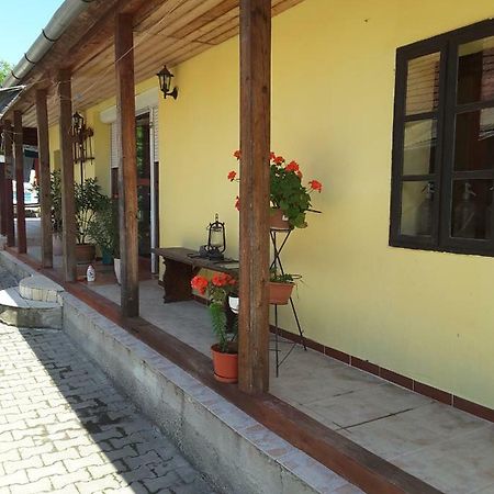 Ibolya Apartman Daire Kano Dış mekan fotoğraf