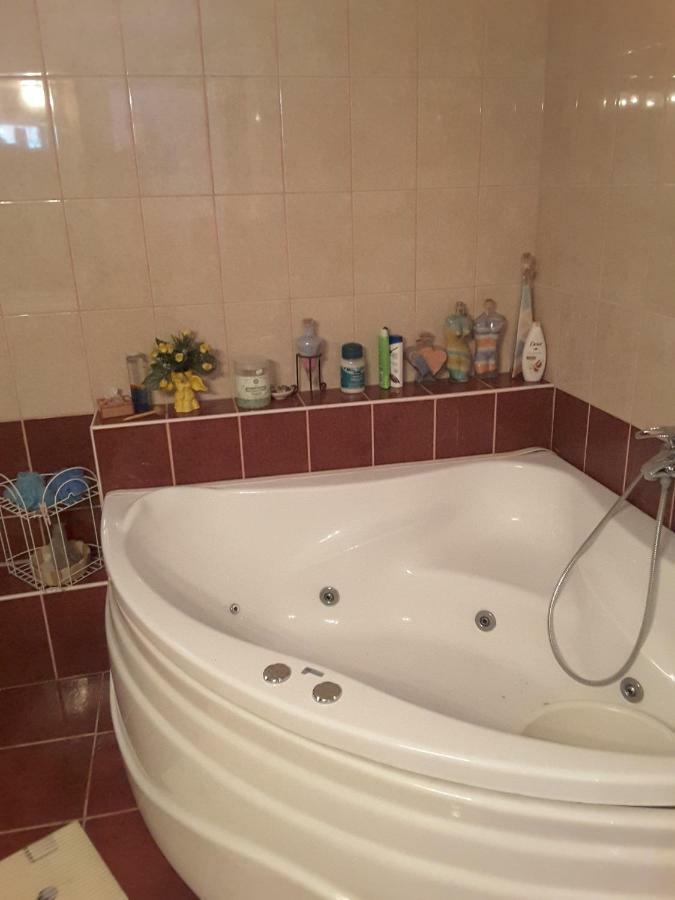 Ibolya Apartman Daire Kano Dış mekan fotoğraf